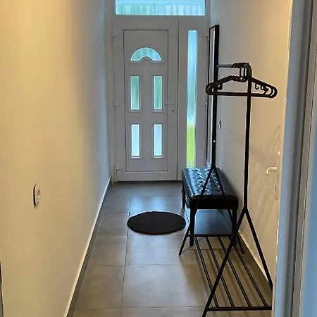 Palace - Family Apartman Apartment Eger